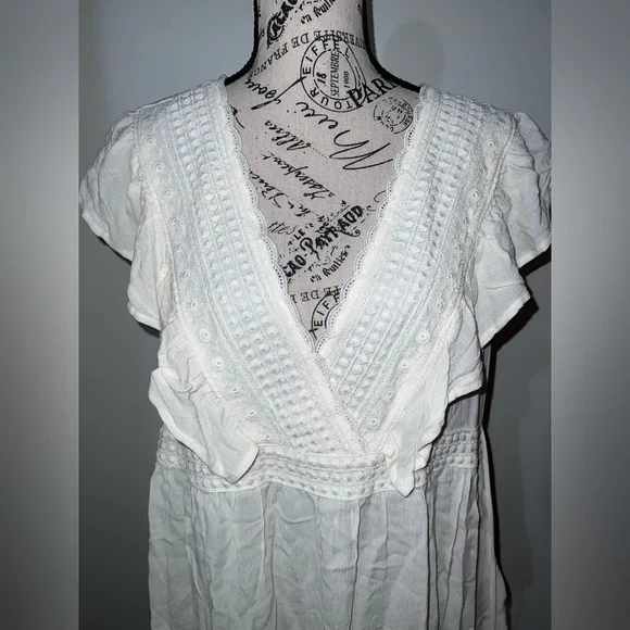 TRUE CRAFT Ivory Lace Eyelet Ruffle Boho Peplum Top NWT Large - Picture 2 of 11